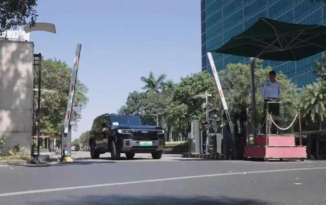 【好车推荐】华为智驾暴力模式加持方程豹豹8开启电驱越野新纪元(图6)