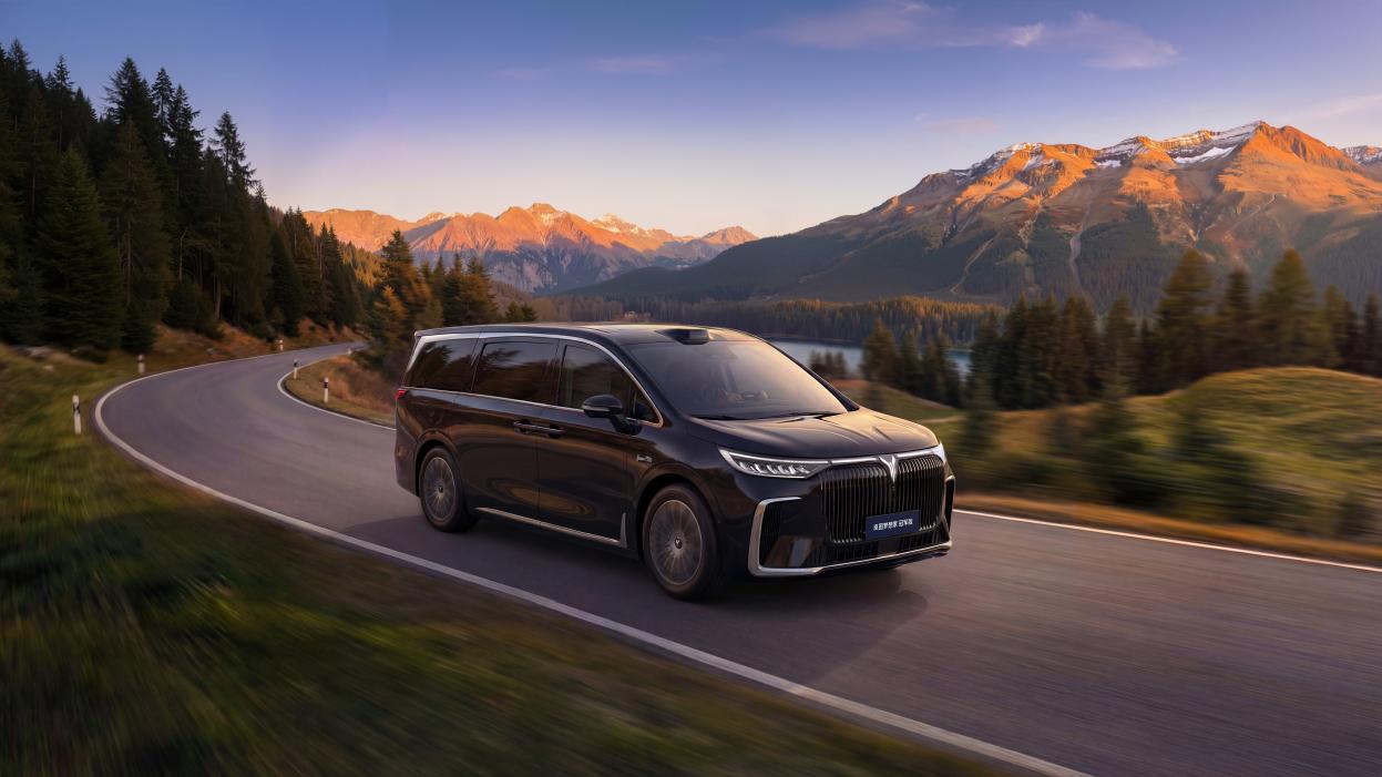 岚图汽车港股挂牌上市新质生产力成关键引擎(图4)