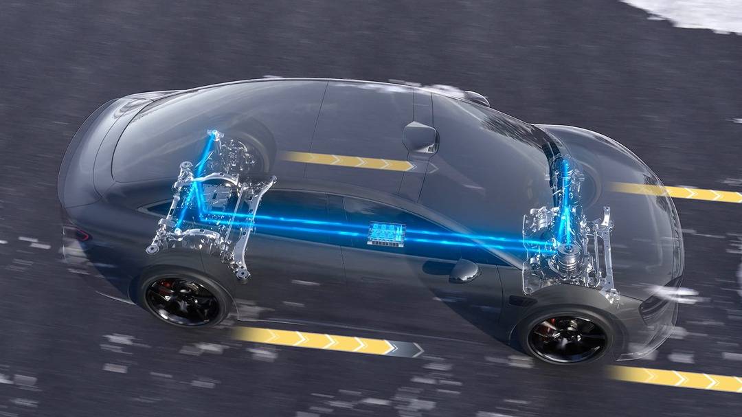 重构电动轿跑性能法则智界新S7如何做到“稳得住的快”？(图8)