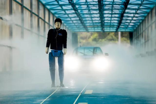 高速开车睡觉谁制造了“全民智驾”幻觉？(图8)