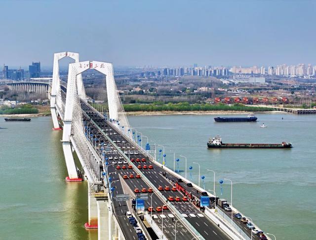 高速开车睡觉谁制造了“全民智驾”幻觉？(图4)